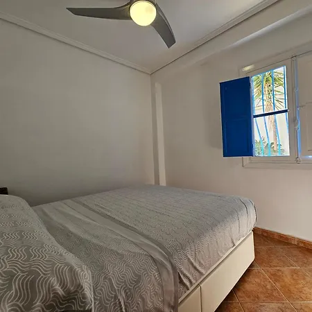 Casita Azul Muy Cerca Del Mar