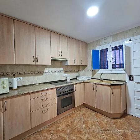 Casita Azul Muy Cerca Del Mar Oliva
